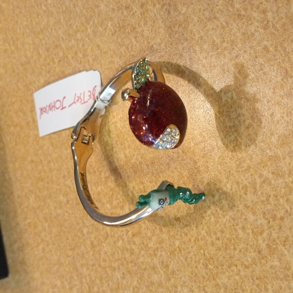 Betsey Johnson Jewelry - Betsey Johnson Worm 🐛 Apple 🍎 Bracelet ❣️